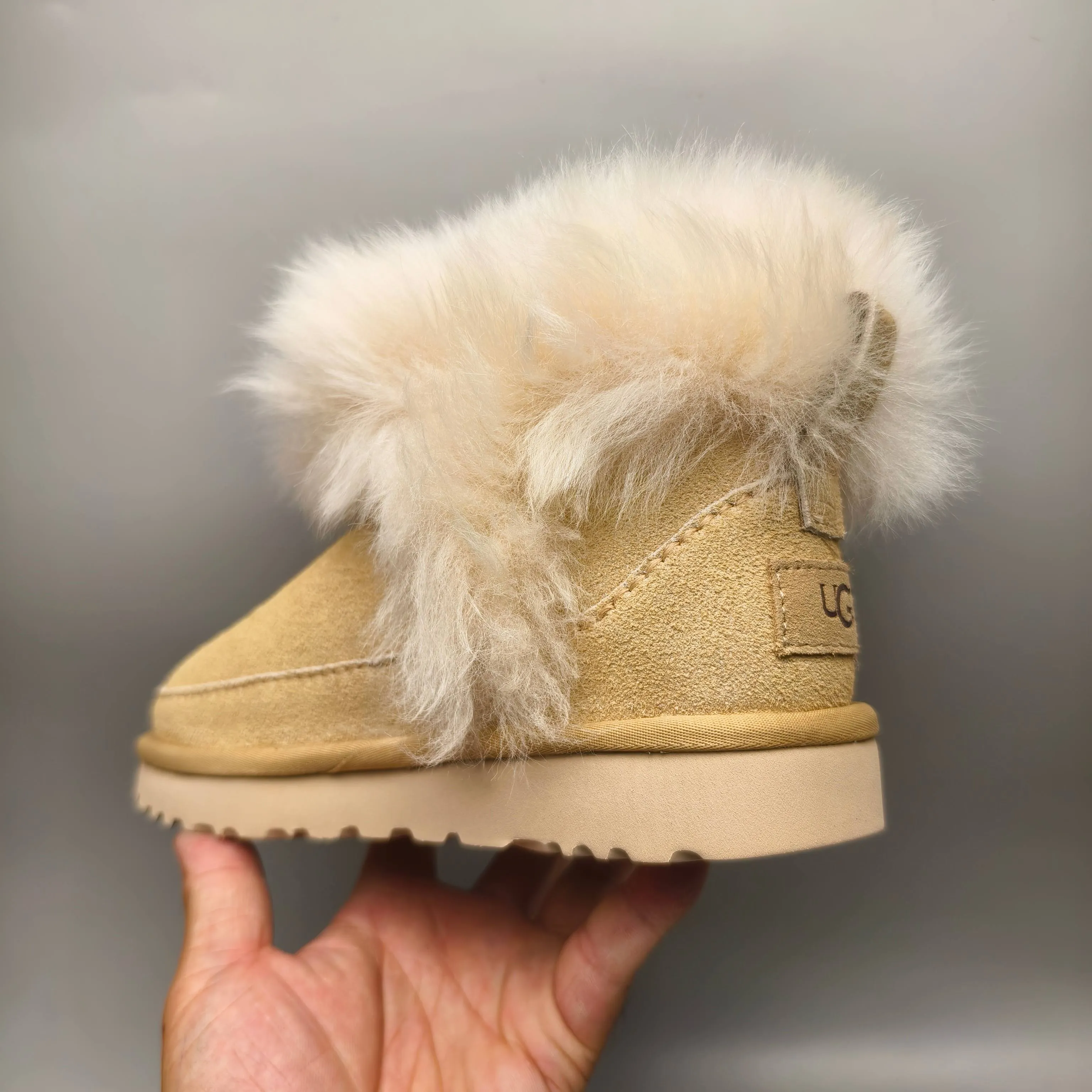 💰560 UGG sheepskin all-in-one snow boots 3832 fur fashion shoes color: maroon light blue sand matching size: 35-41